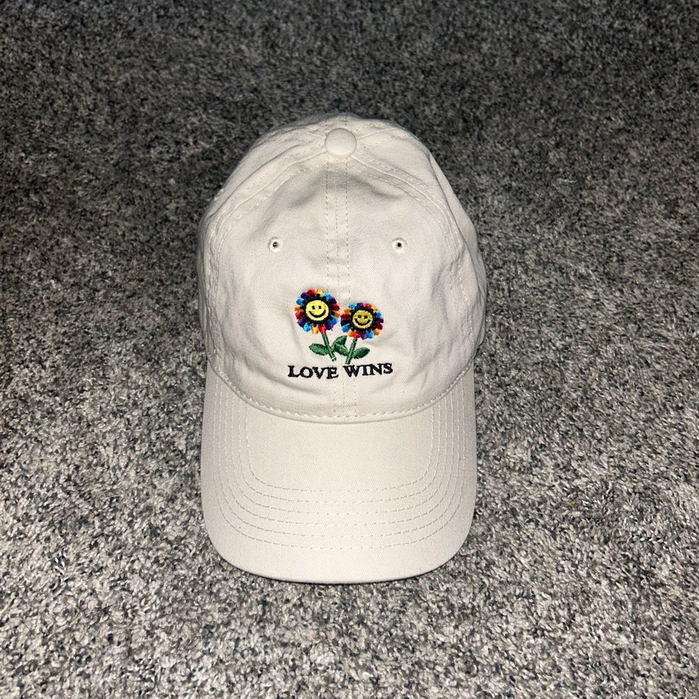 Love Wins hat